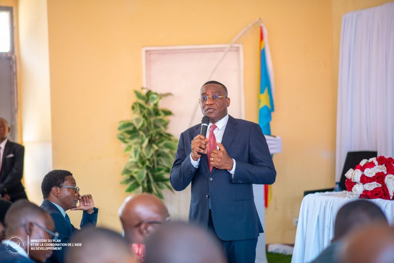 À l’UNIKIN, Guylain Nyembo engage un dialogue sur la gouvernance :« La politique, c’est l’art de changer les choses »