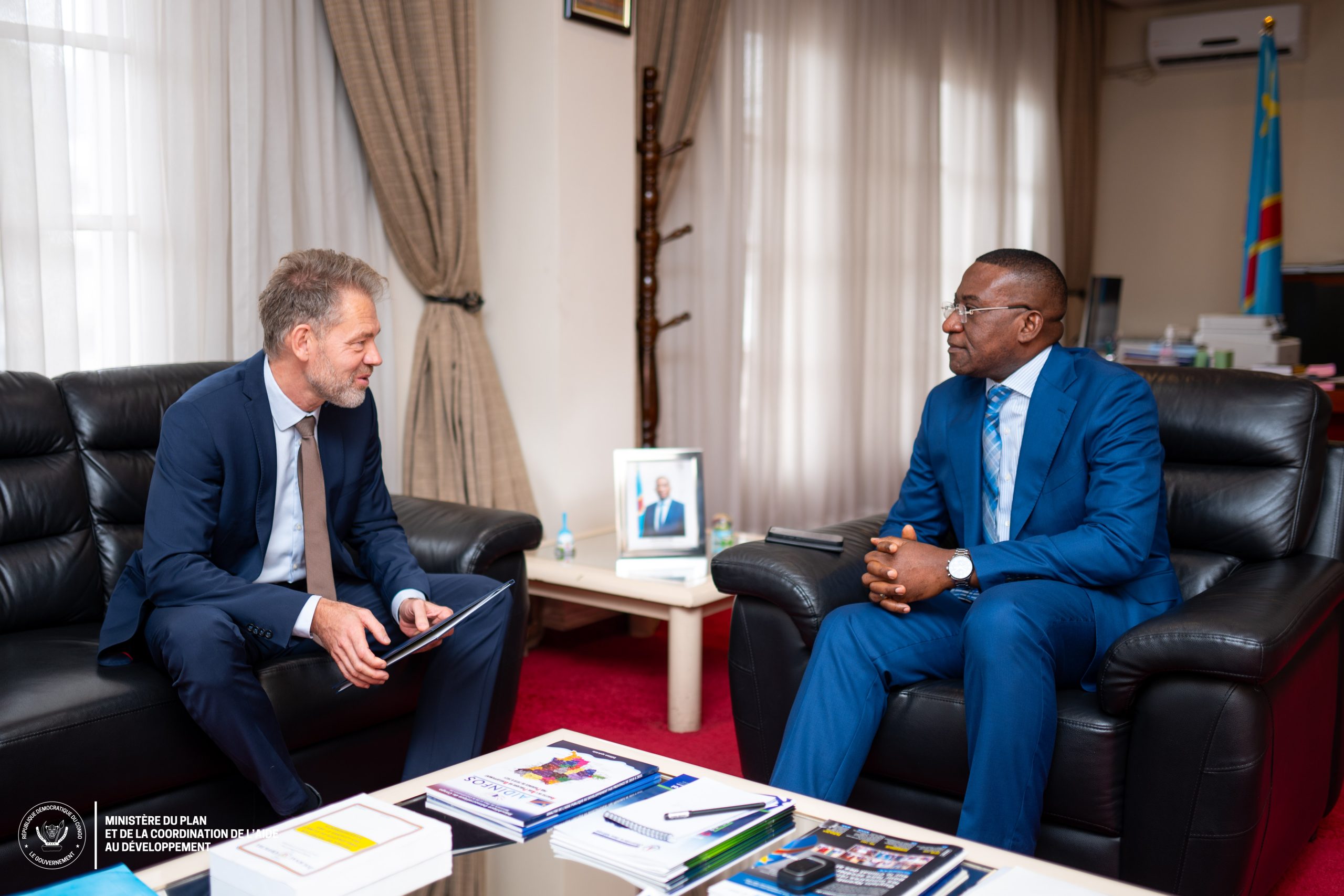 Coopération bilatérale Le renforcement de la coopération au centre de l’audience entre Guylain Nyembo et le nouvel Ambassadeur d’Allemagne en RDC